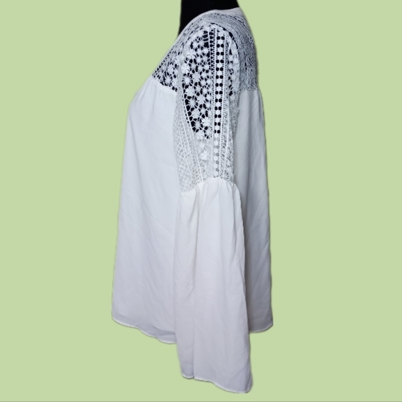 T Tahari V-Neck Crochet Bell-Sleeve Top Size S/P - Picture 4 of 12